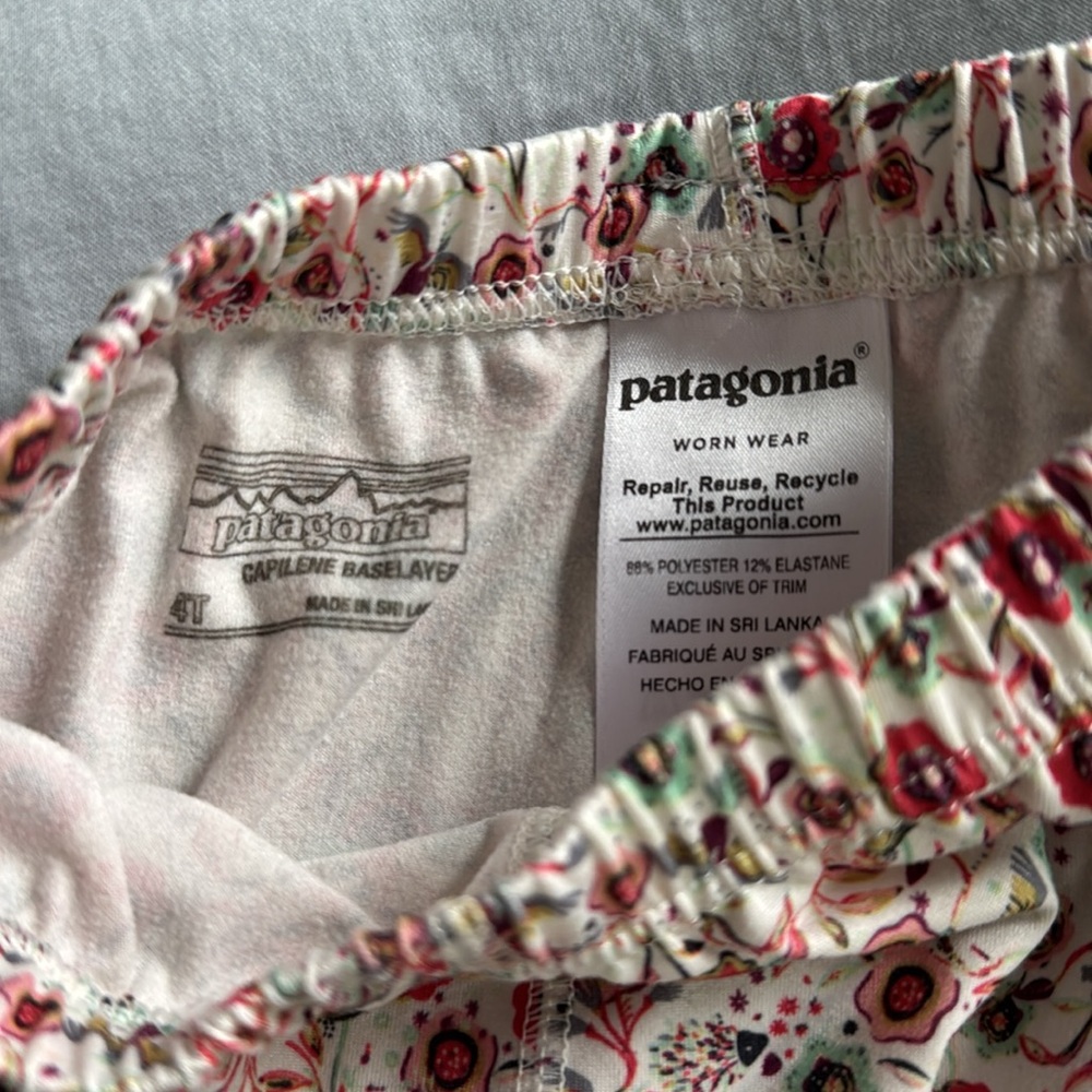 Patagonia Floral Kids Base Layer - Size 4T - Picture 3 of 3